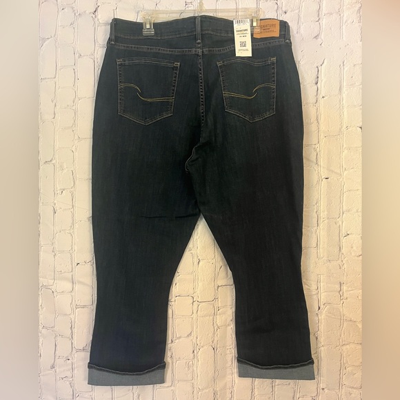 Levi’s jeans. Women’s Signature - Picture 7 of 12